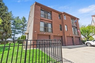 9496 Convent Ln in Philadelphia, PA - Building Photo