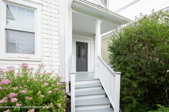 23 Livingston St