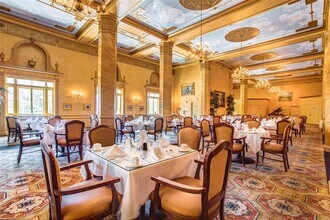 411 1st Ave N in St. Petersburg, FL - Foto de edificio - Building Photo