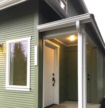 9235 SW 7th Ave, Unit B in Portland, OR - Foto de edificio - Building Photo