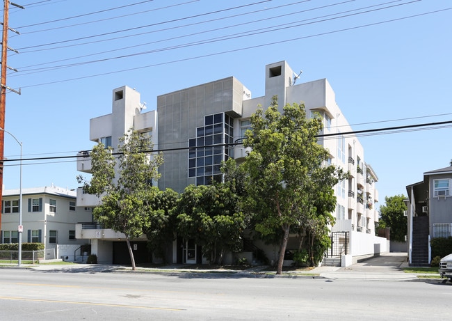 4320 S Centinela Ave in Los Angeles, CA - Building Photo - Building Photo