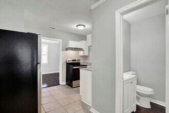 2215 Greenwood St in Savannah, GA - Foto de edificio - Building Photo