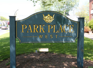 Parc West in West Hartford, CT - Foto de edificio - Other