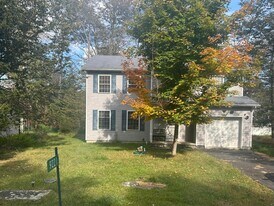 9221 Westwood Dr in Tobyhanna, PA - Building Photo