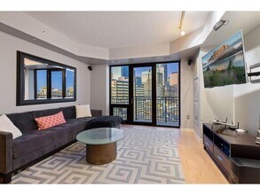 500 E Grant St in Minneapolis, MN - Building Photo - Building Photo