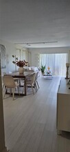 12842 SW 31st St in Miramar, FL - Foto de edificio - Building Photo