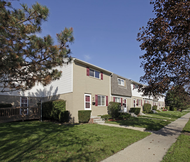 Lancaster Village Cooperative in Pontiac, MI - Building Photo - Building Photo