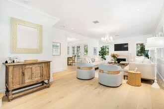 142 Seabreeze Ave in Palm Beach, FL - Building Photo - Building Photo