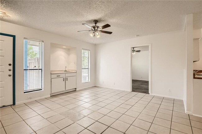 905 Chisholm Cove in Round Rock, TX - Building Photo - Building Photo