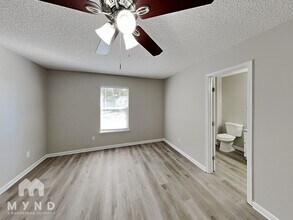 6549 Arancio Dr W in Jacksonville, FL - Foto de edificio - Building Photo