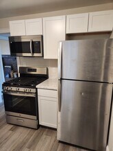 516 W End Ave in Coraopolis, PA - Building Photo - Building Photo