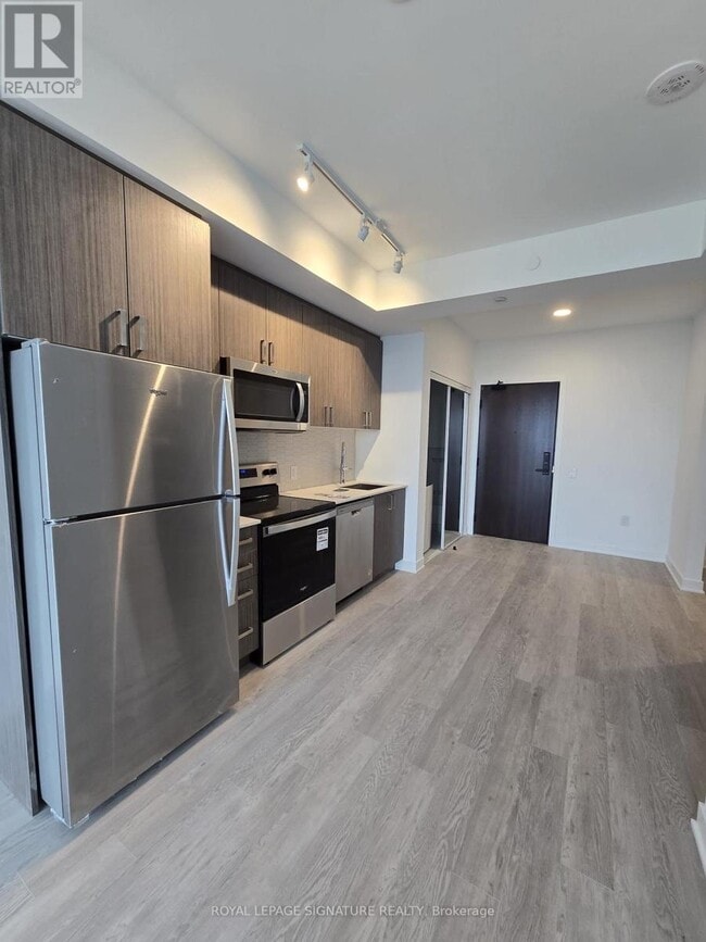 property at 2782-2782 Barton St E