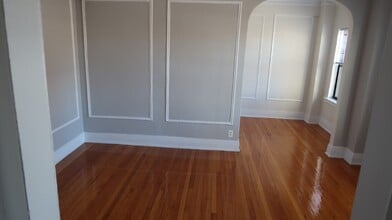 735 W Junior Terrace in Chicago, IL - Building Photo - Building Photo