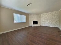 13211 Kit Ln in Dallas, TX - Foto de edificio - Building Photo