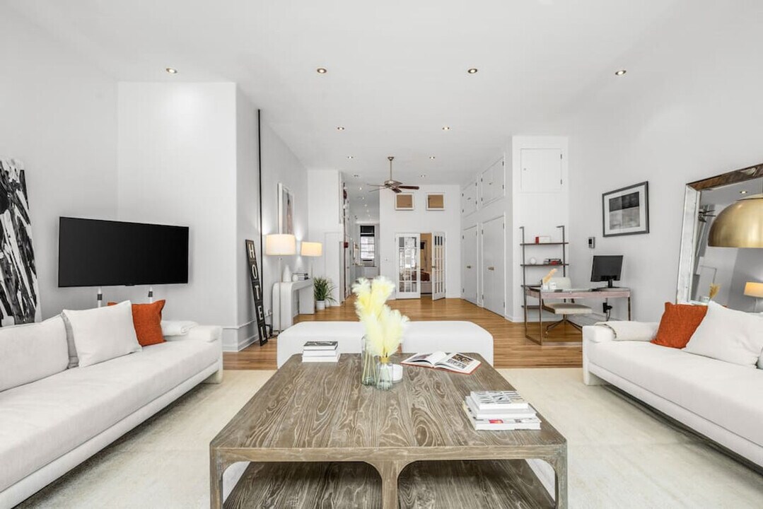 508 Broadway in New York, NY - Building Photo