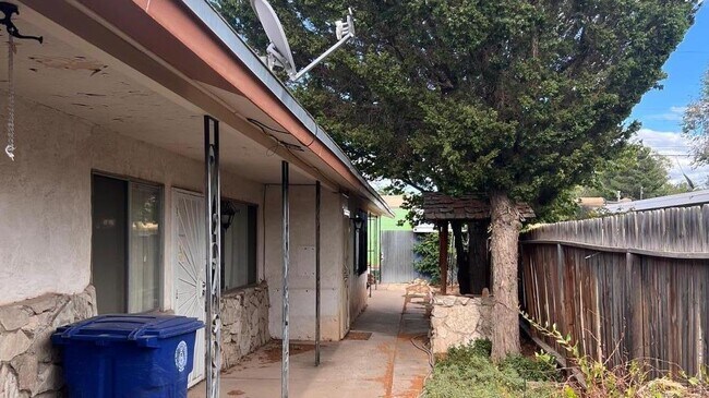 property at 816 Ortiz Dr SE