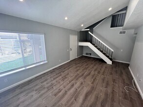 24710 Sand Wedge Ln in Santa Clarita, CA - Building Photo - Building Photo