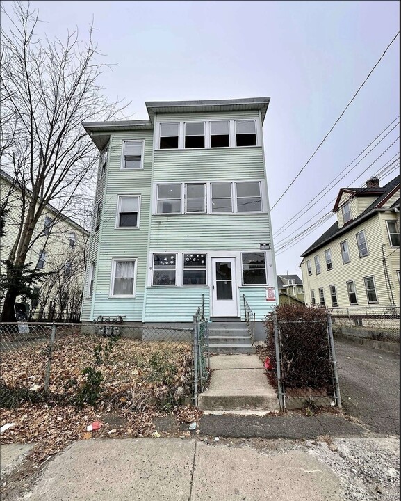 49-51-51 Chadwick Ave in Hartford, CT - Building Photo