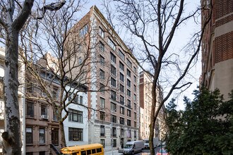 Co-op in New York, NY - Building Photo - Primary Photo