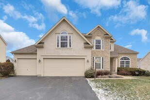 3796 Village Club Dr in Powell, OH - Building Photo