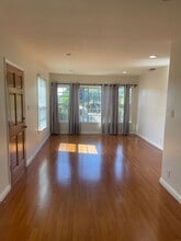 530 N Van Ness Ave, Unit 3 in Los Angeles, CA - Building Photo - Building Photo