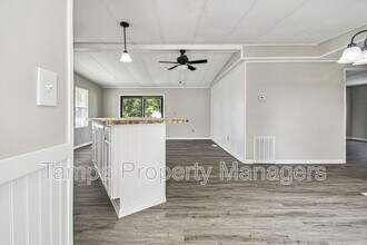 201 Country Ln in Plant City, FL - Building Photo - Building Photo
