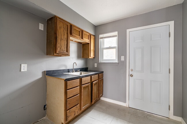 Willie Mitchell Apartments