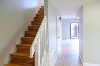 3869 SW 99th Ave in Miami, FL - Building Photo - Building Photo
