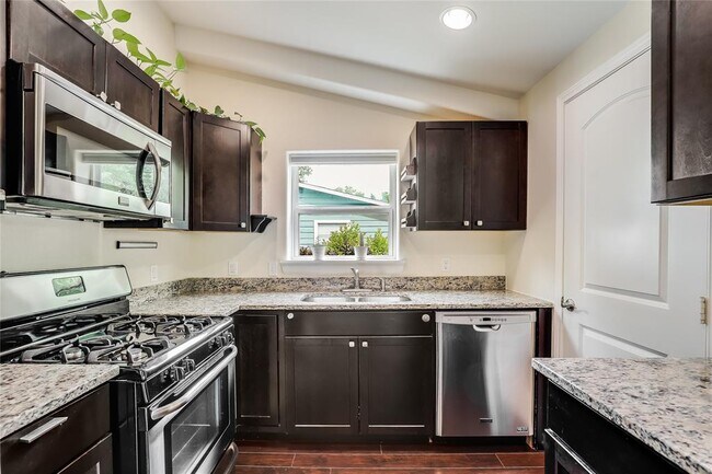 5112 Heflin Ln in Austin, TX - Building Photo - Building Photo