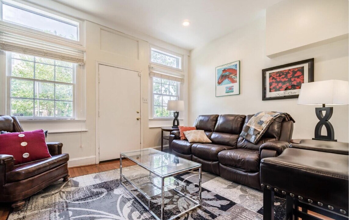 1133 D St NE in Washington, DC - Building Photo