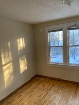 1105 Rose Ave E, Unit 2 in St. Paul, MN - Building Photo - Building Photo