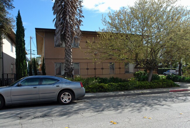 400 N Bayshore Fwy in San Mateo, CA - Building Photo - Building Photo