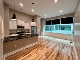 409 Lackawanna Ave, Unit 303 in Scranton, PA - Building Photo