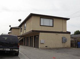 304 W Mountain View Ave in La Habra, CA - Building Photo