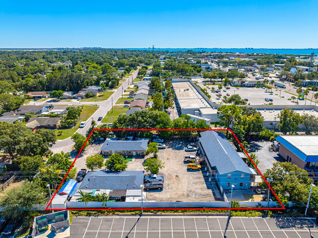 Avenue West Apartments in Bradenton, FL - Building Photo - Building Photo