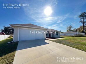 14635 SW 25th Terrace in Ocala, FL - Building Photo - Building Photo