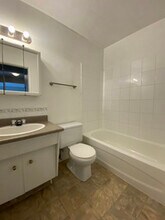 Style Manor in Edmonton, AB - Building Photo - Building Photo