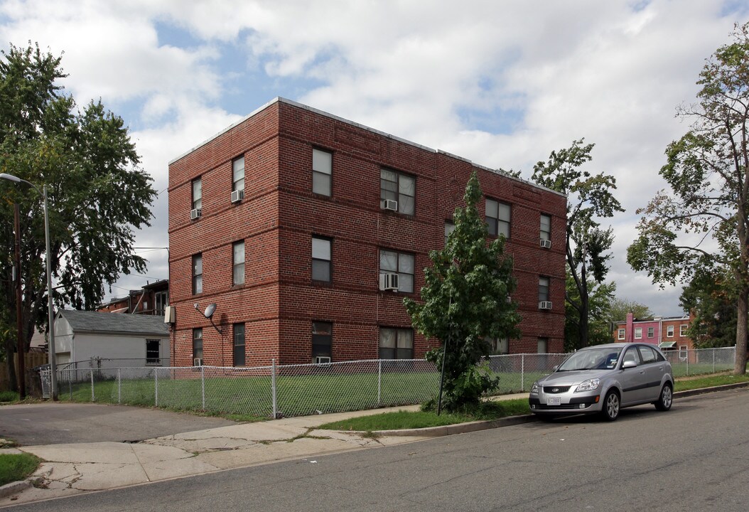 1020 19th St NE in Washington, DC - Foto de edificio