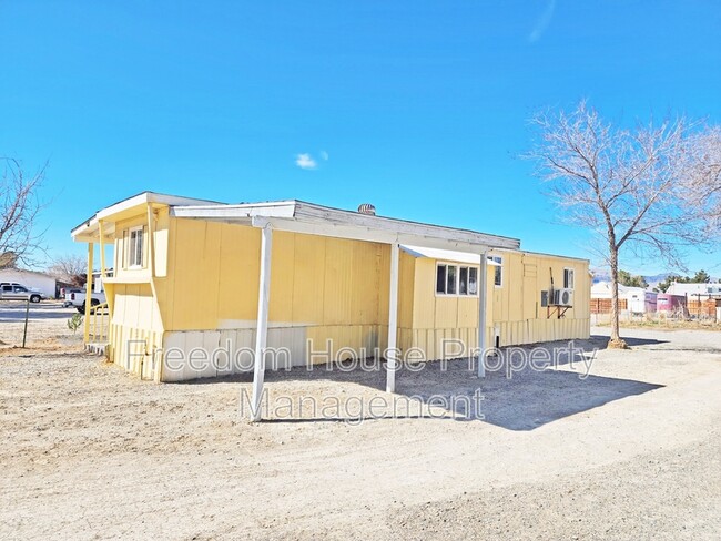 1080 W Windsong Ln in Pahrump, NV - Building Photo - Building Photo