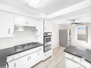 7000 Saranac St in La Mesa, CA - Building Photo - Building Photo