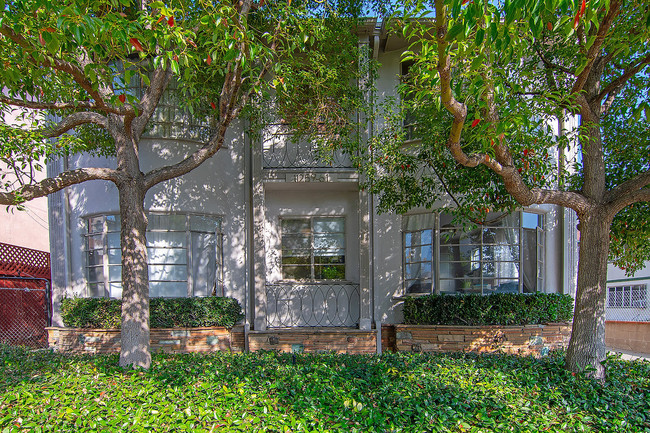 Estancia Apartments in North Hollywood, CA - Building Photo - Other