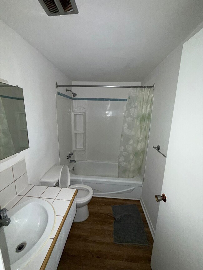 114 Rue des Textiles in Cowansville, QC - Building Photo - Building Photo