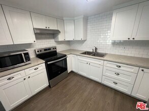 3320 Pacific Ave in Los Angeles, CA - Building Photo - Building Photo