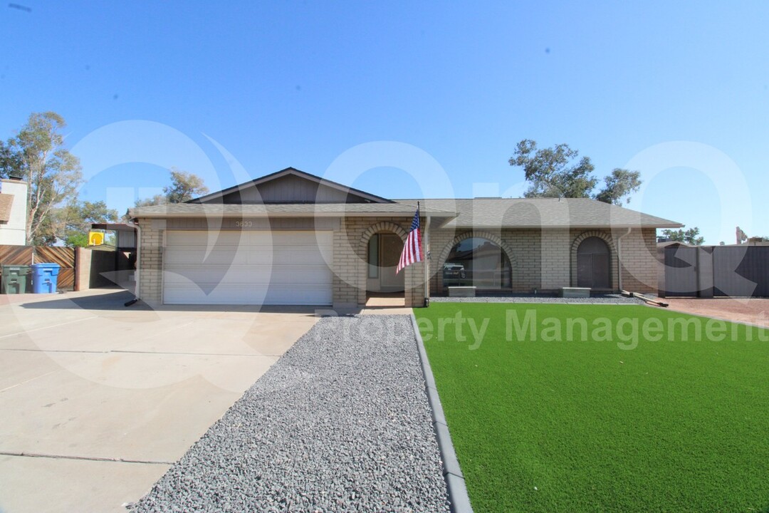 3633 W Andorra Dr in Phoenix, AZ - Foto de edificio