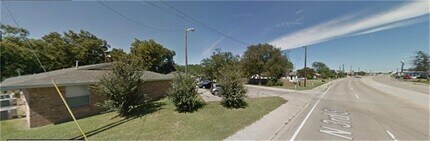 401 N Third St in Mabank, TX - Building Photo - Building Photo