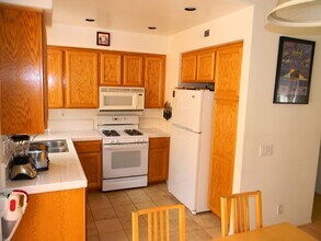 7 La Ronda in Irvine, CA - Building Photo - Building Photo