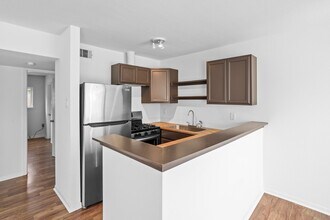 1408 Hughes St in Houston, TX - Building Photo - Building Photo