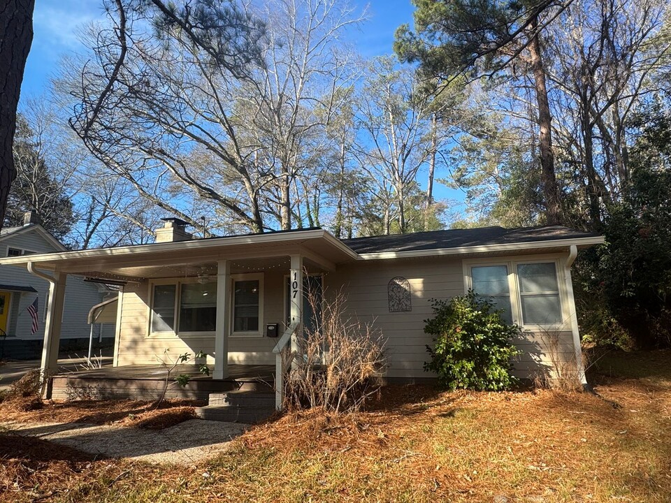 107 Waverly Way in Lagrange, GA - Building Photo