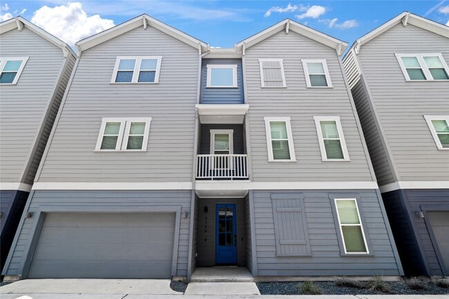 property at 2206 Lou Ellen Ln