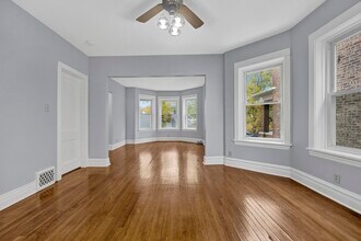 5015 W Montrose Ave in Chicago, IL - Building Photo - Building Photo